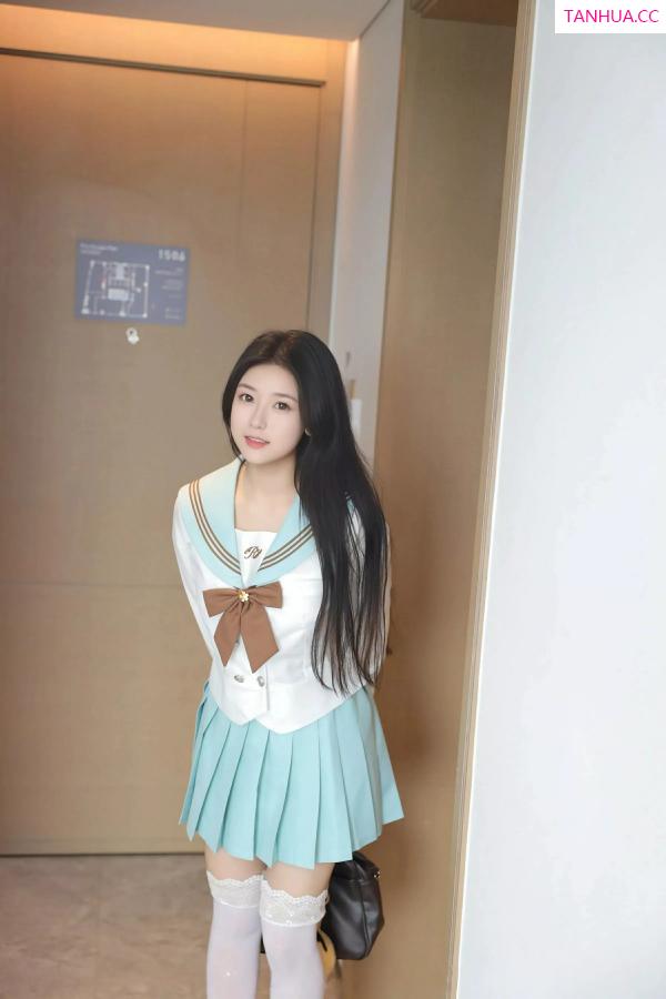   [XiuRen]高清写真图 2025.06.09 No.10379 林嘉馨 JK制服第4张图片